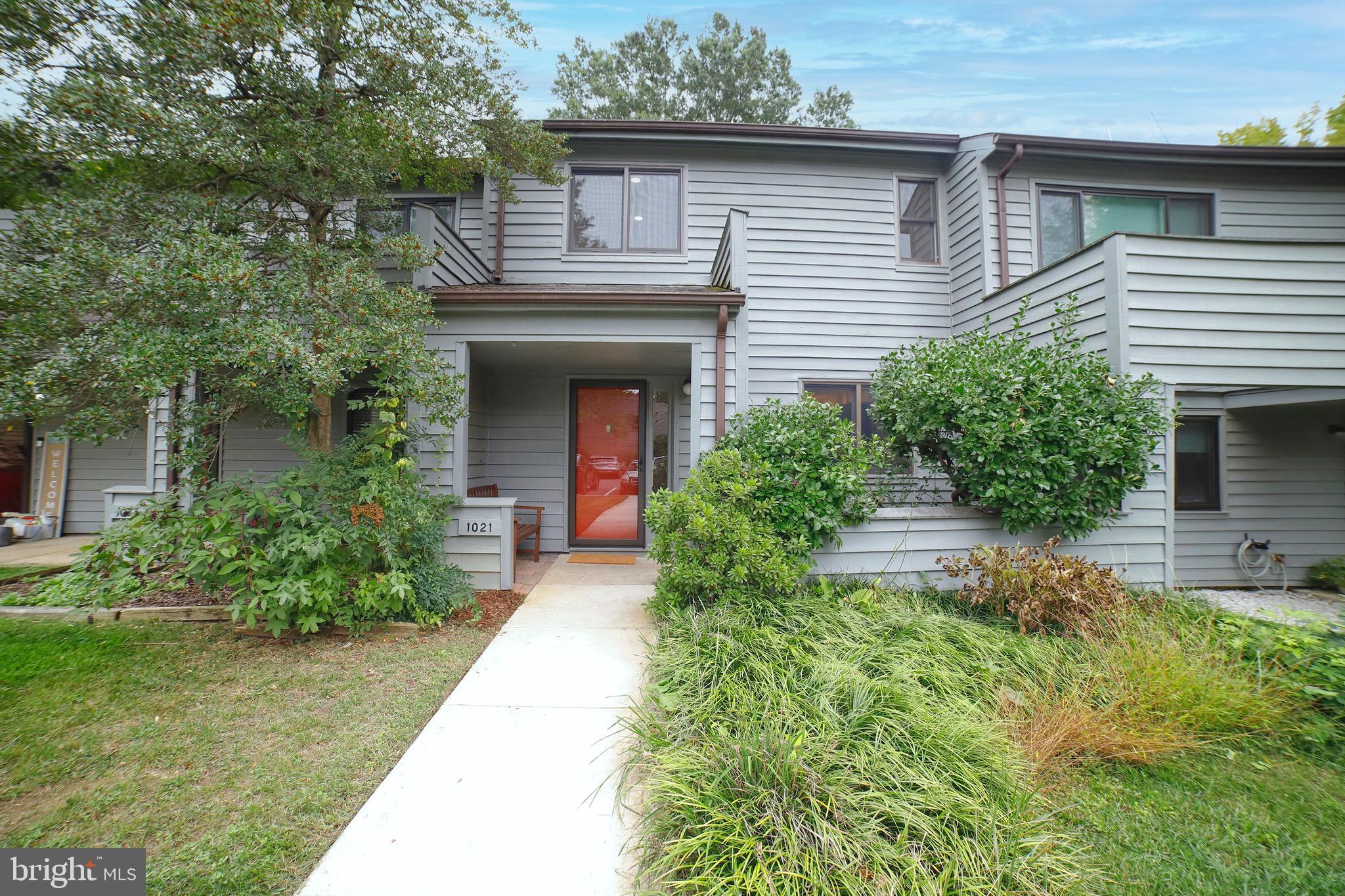 1021 CEDAR RIDGE COURT