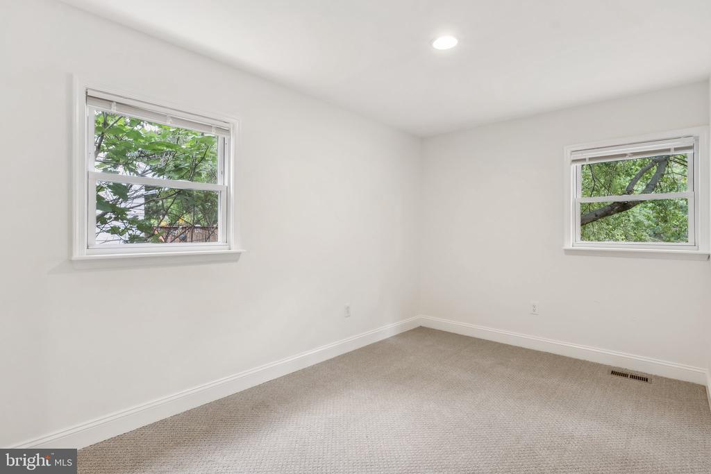 1227 HAMPTON ROAD