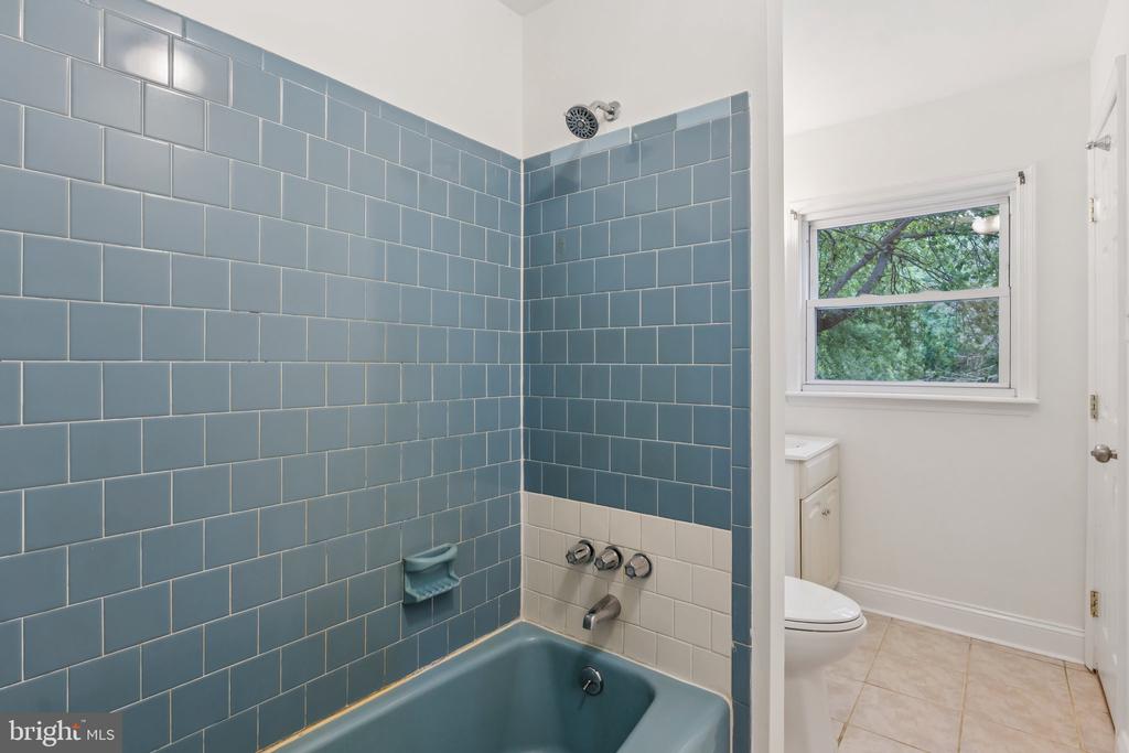 1227 HAMPTON ROAD