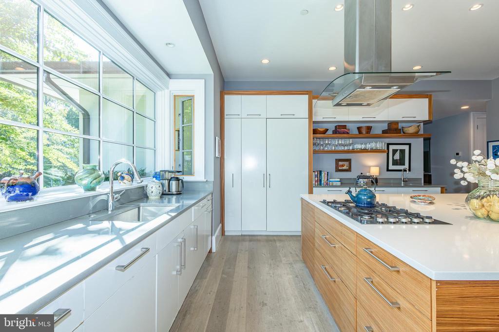 1004 MOSS HAVEN COURT