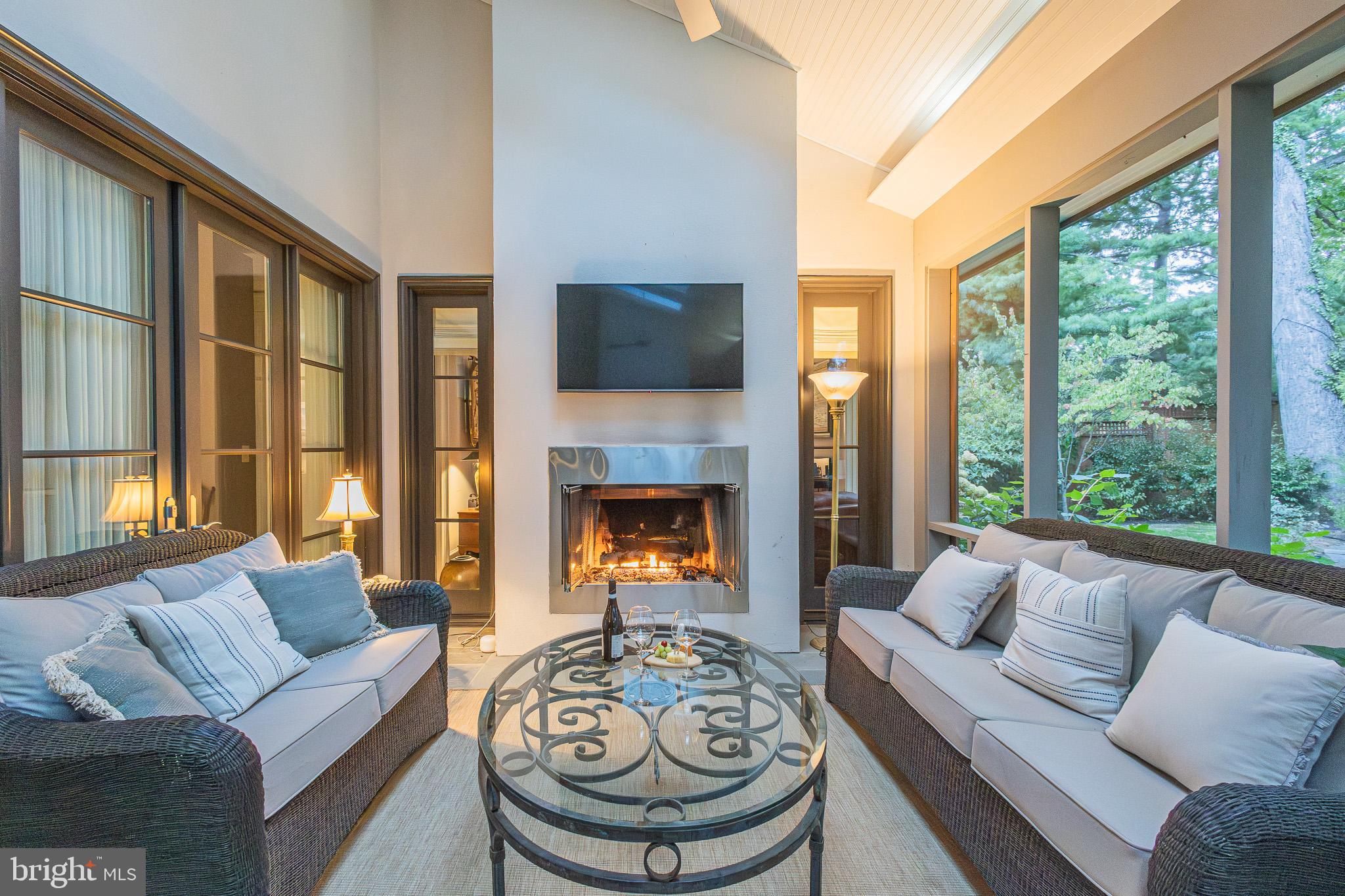 1004 MOSS HAVEN COURT