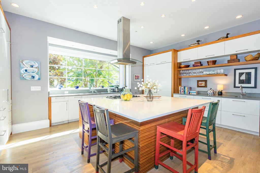 1004 MOSS HAVEN COURT