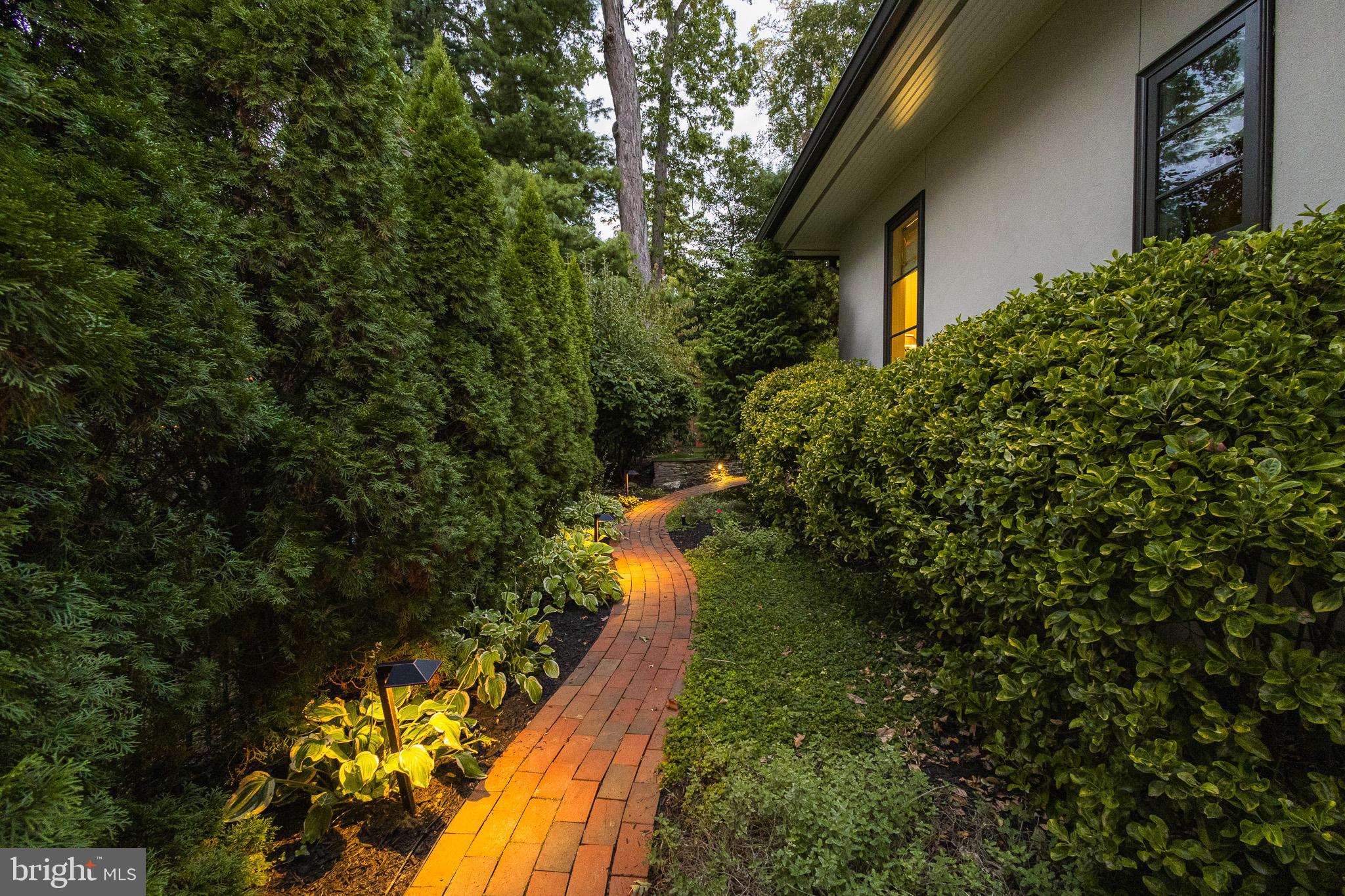 1004 MOSS HAVEN COURT