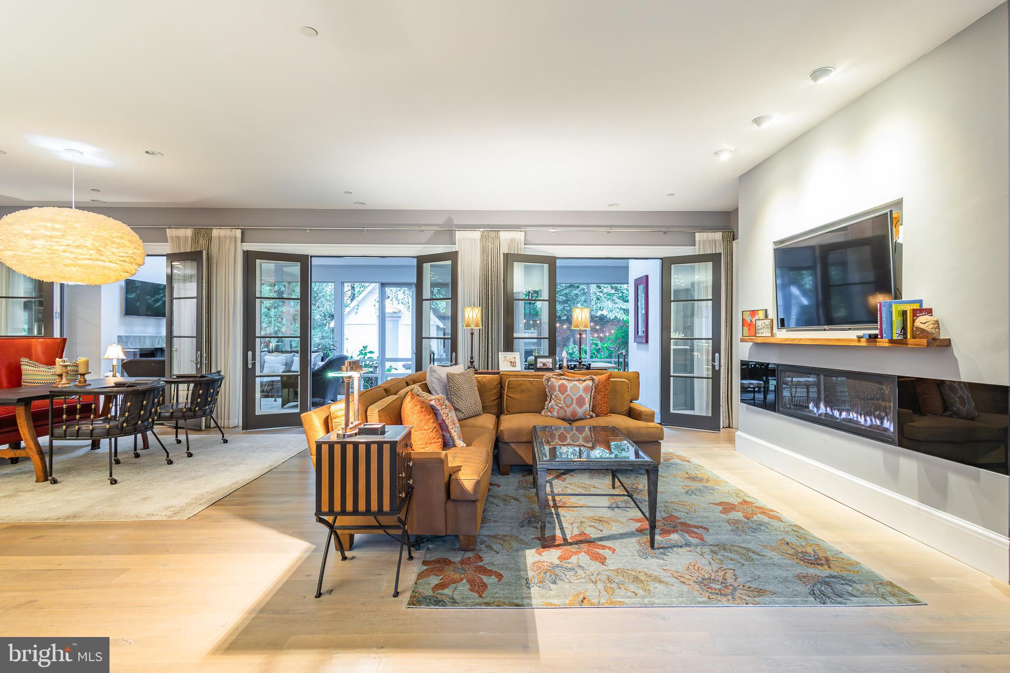 1004 MOSS HAVEN COURT