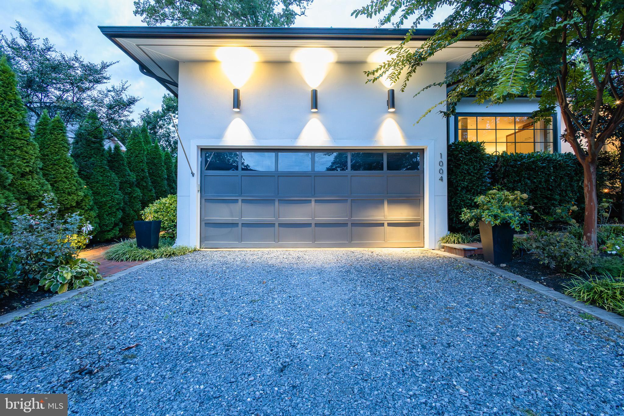 1004 MOSS HAVEN COURT