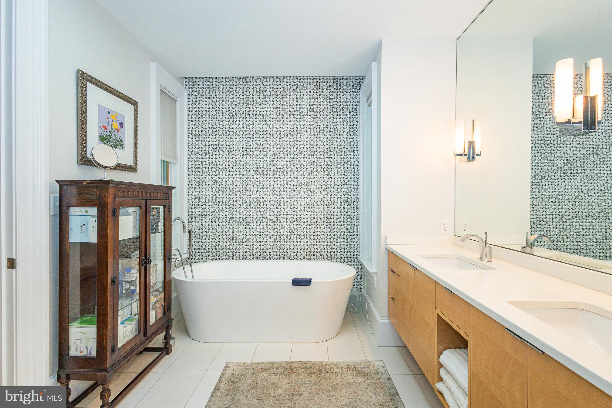 1004 MOSS HAVEN COURT