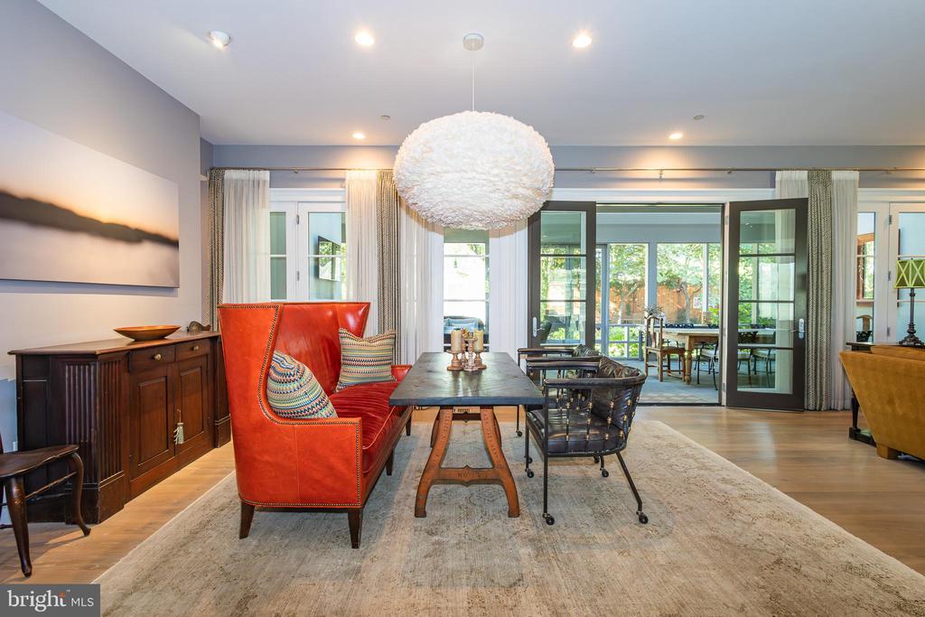 1004 MOSS HAVEN COURT