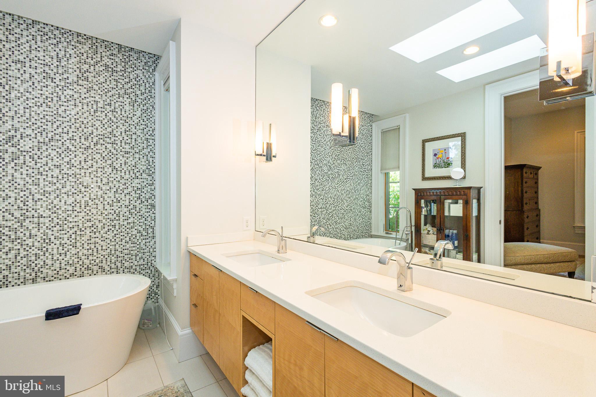 1004 MOSS HAVEN COURT