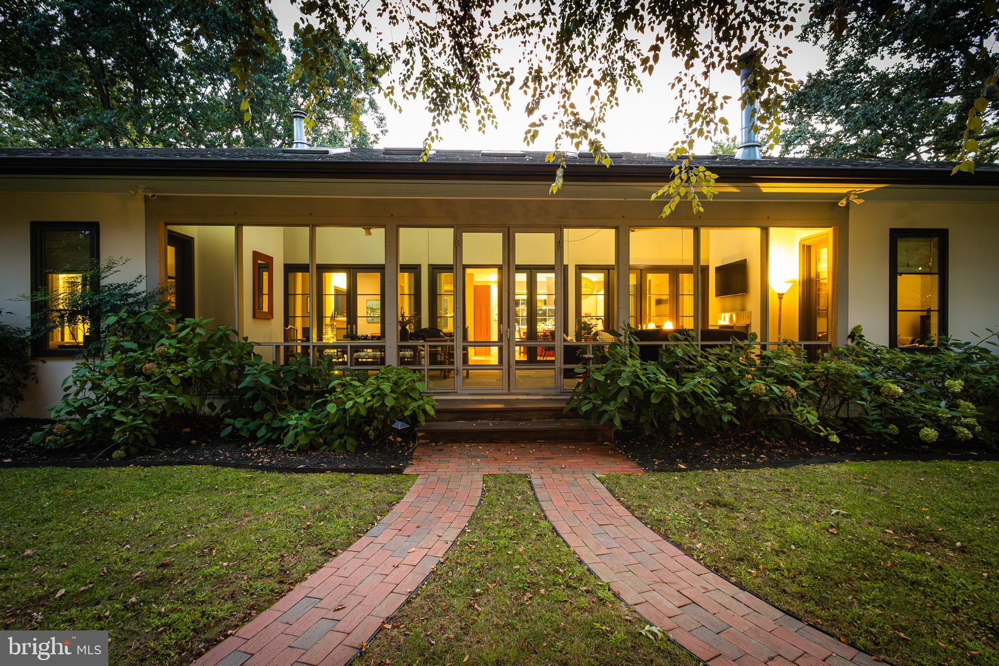 1004 MOSS HAVEN COURT