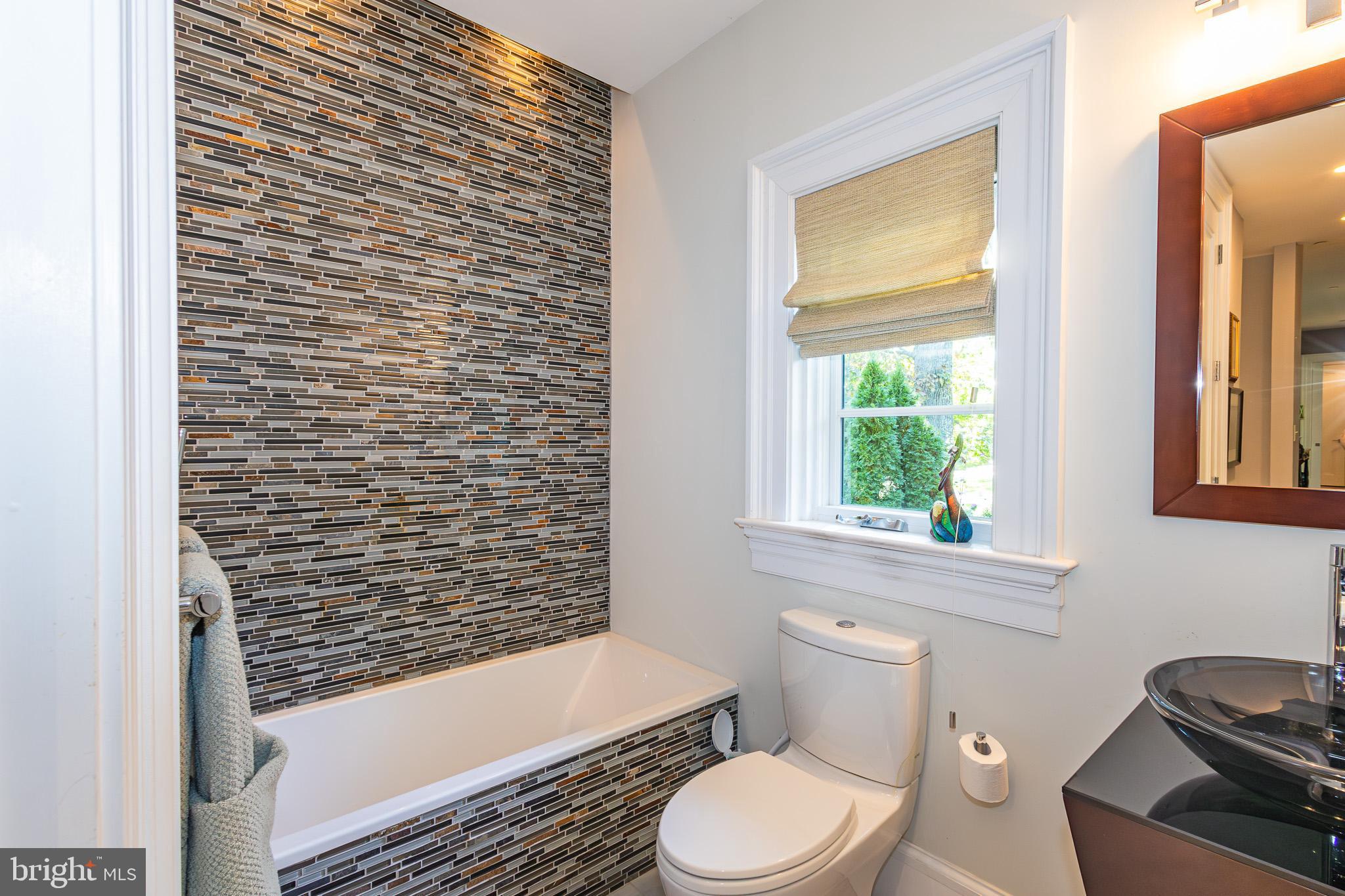 1004 MOSS HAVEN COURT