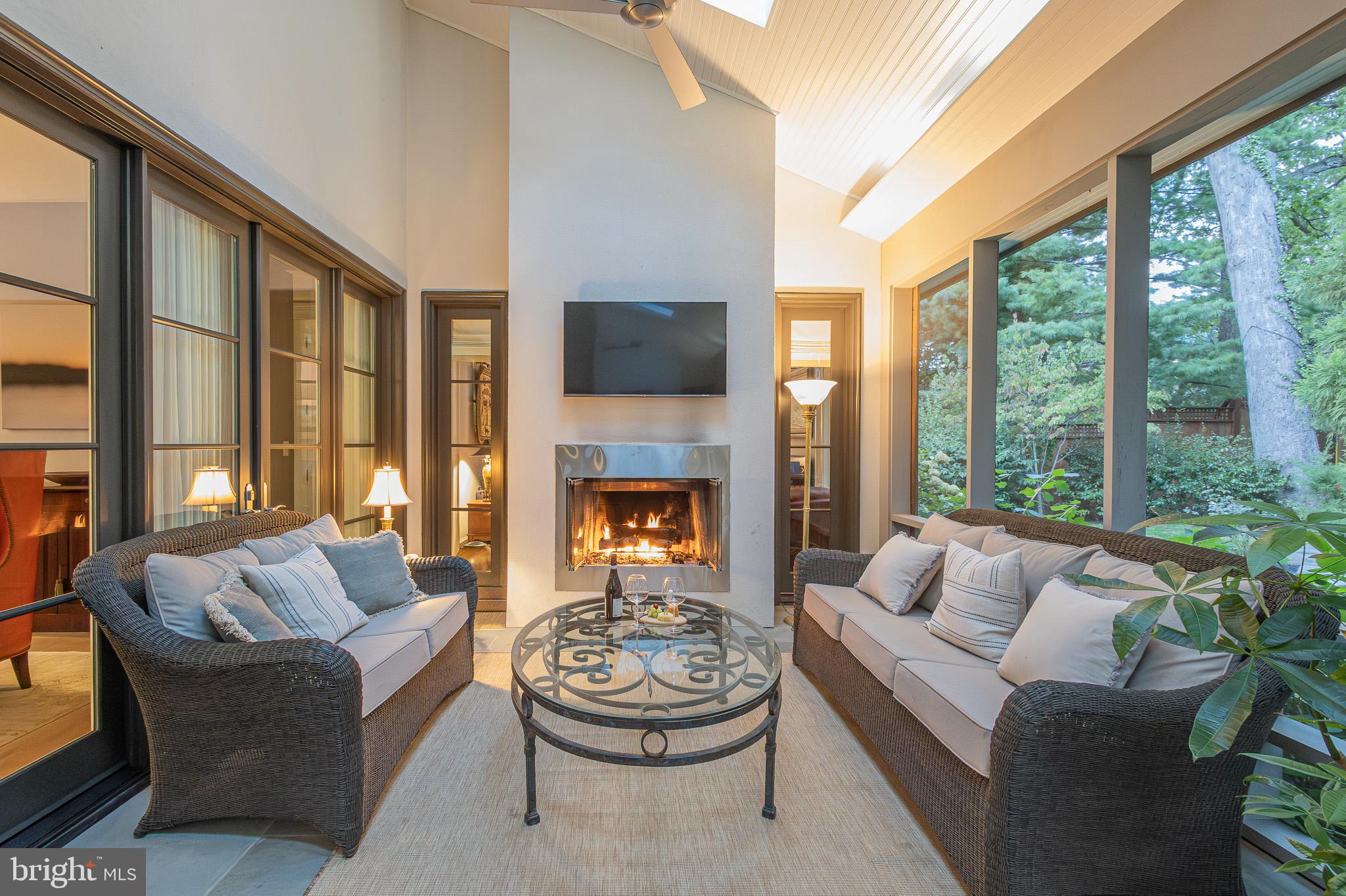 1004 MOSS HAVEN COURT