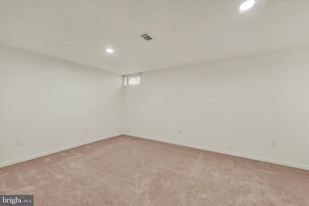 1590 CHAPMAN ROAD