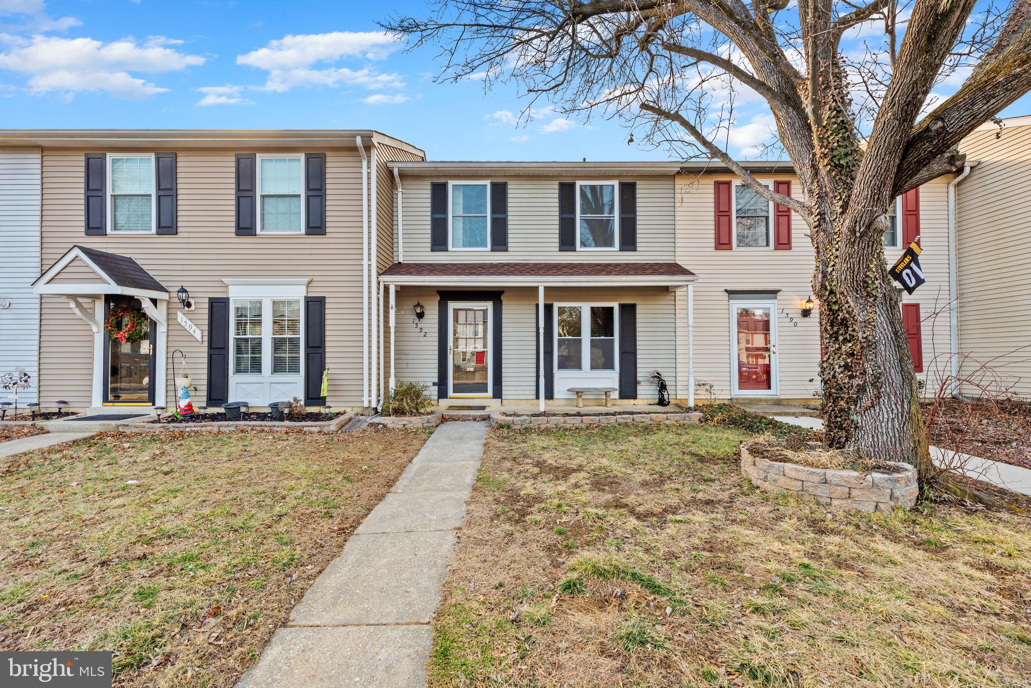 1592 LODGE POLE COURT