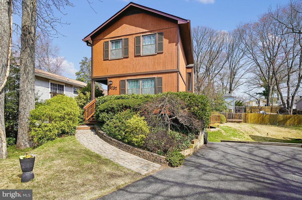 1737 RIDGELY ROAD