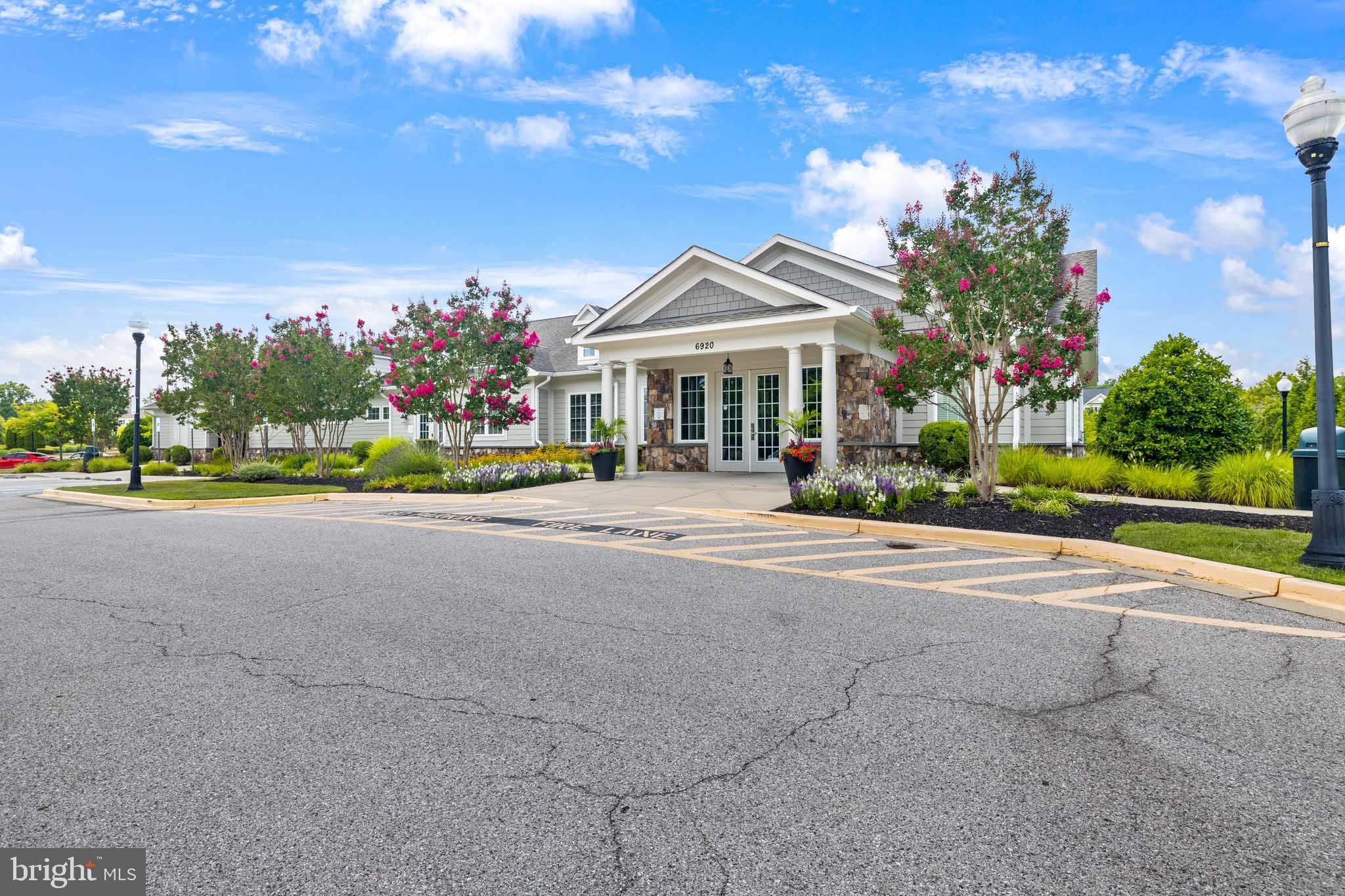 722 HIDDEN OAK