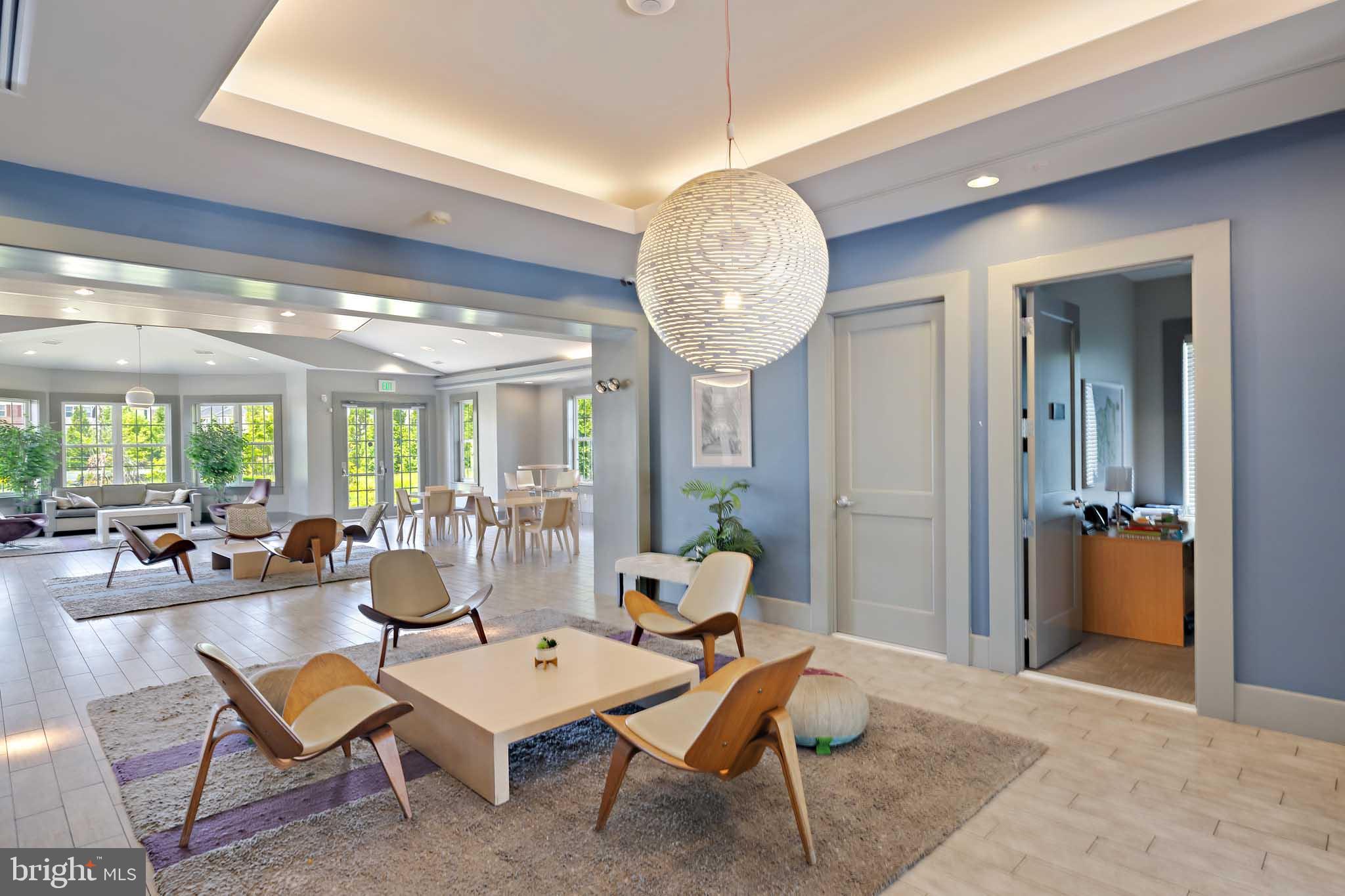 722 HIDDEN OAK
