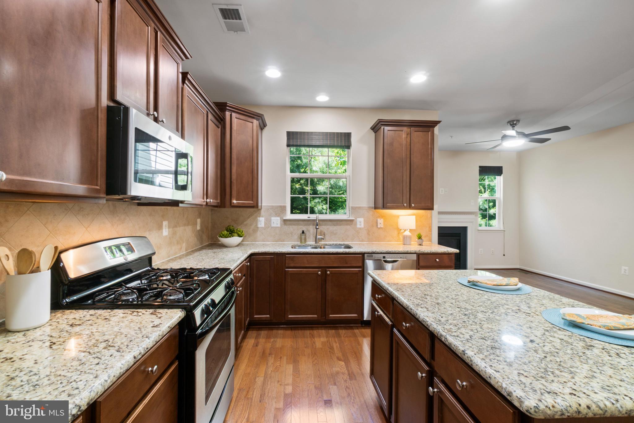 722 HIDDEN OAK