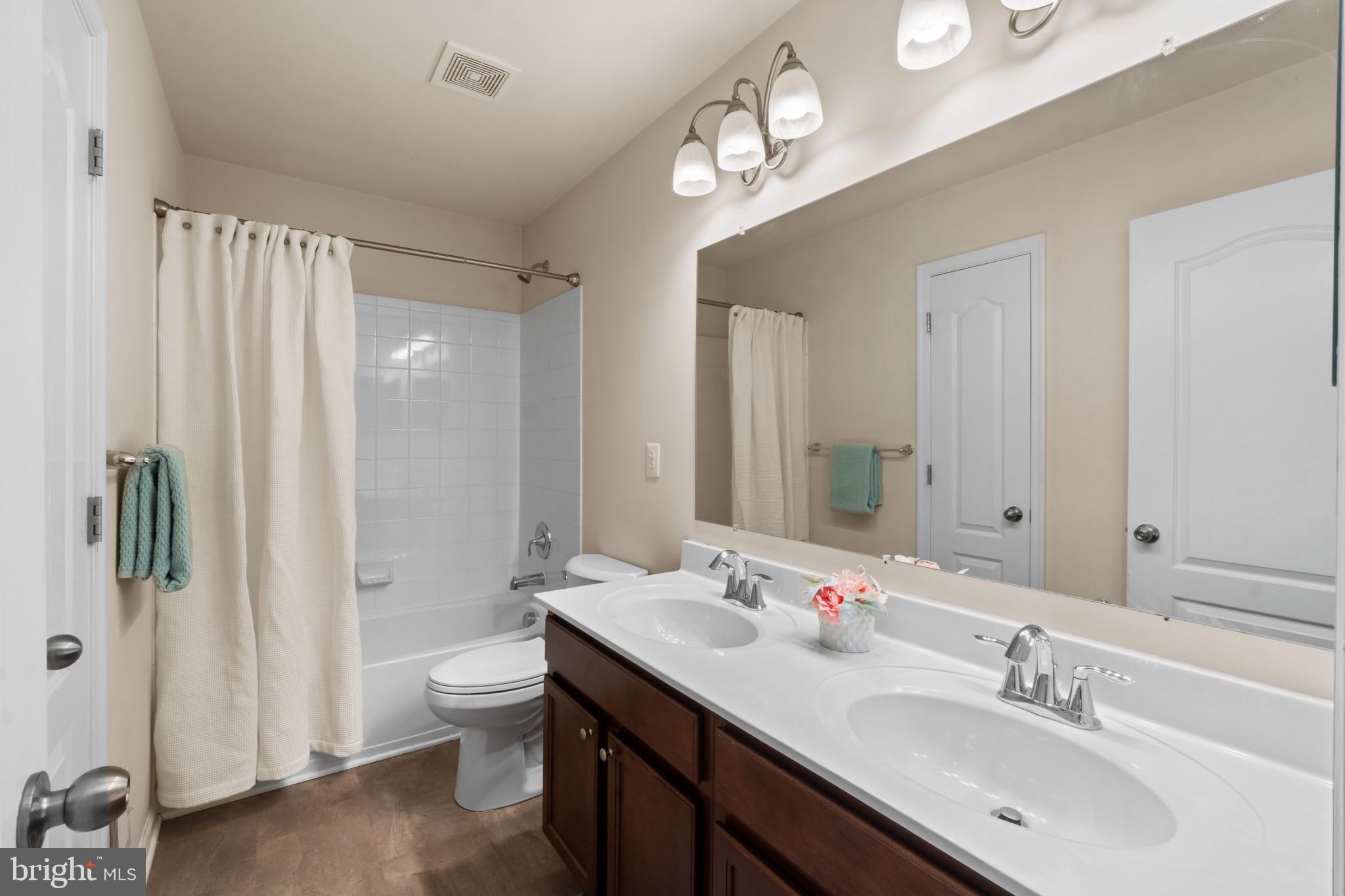 722 HIDDEN OAK