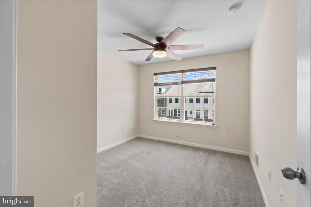 722 HIDDEN OAK