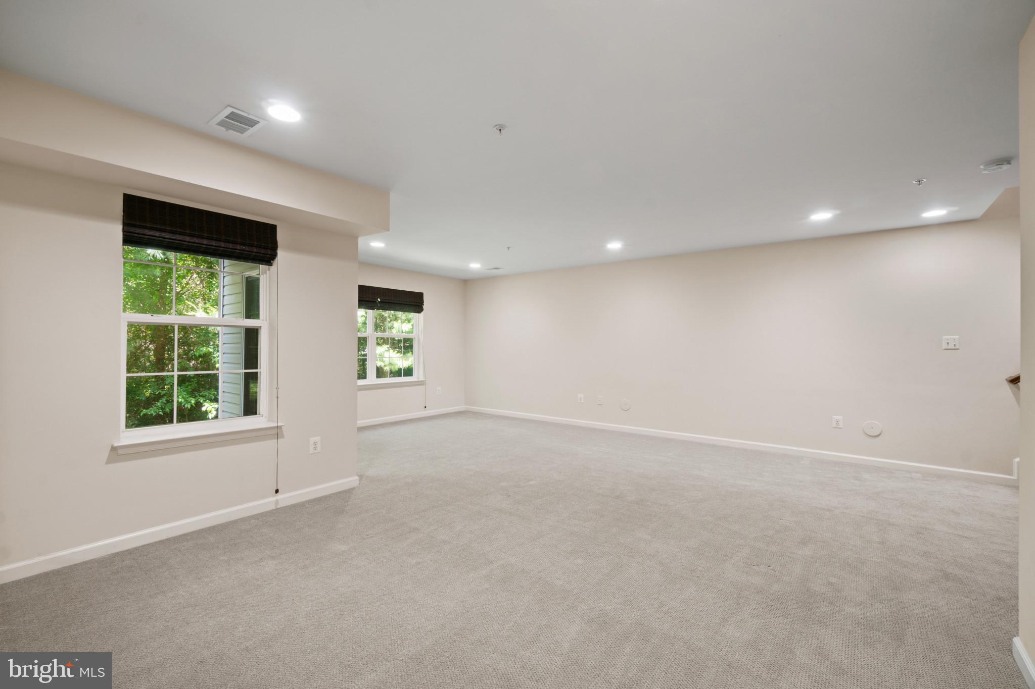 722 HIDDEN OAK