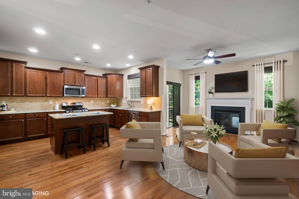 722 HIDDEN OAK