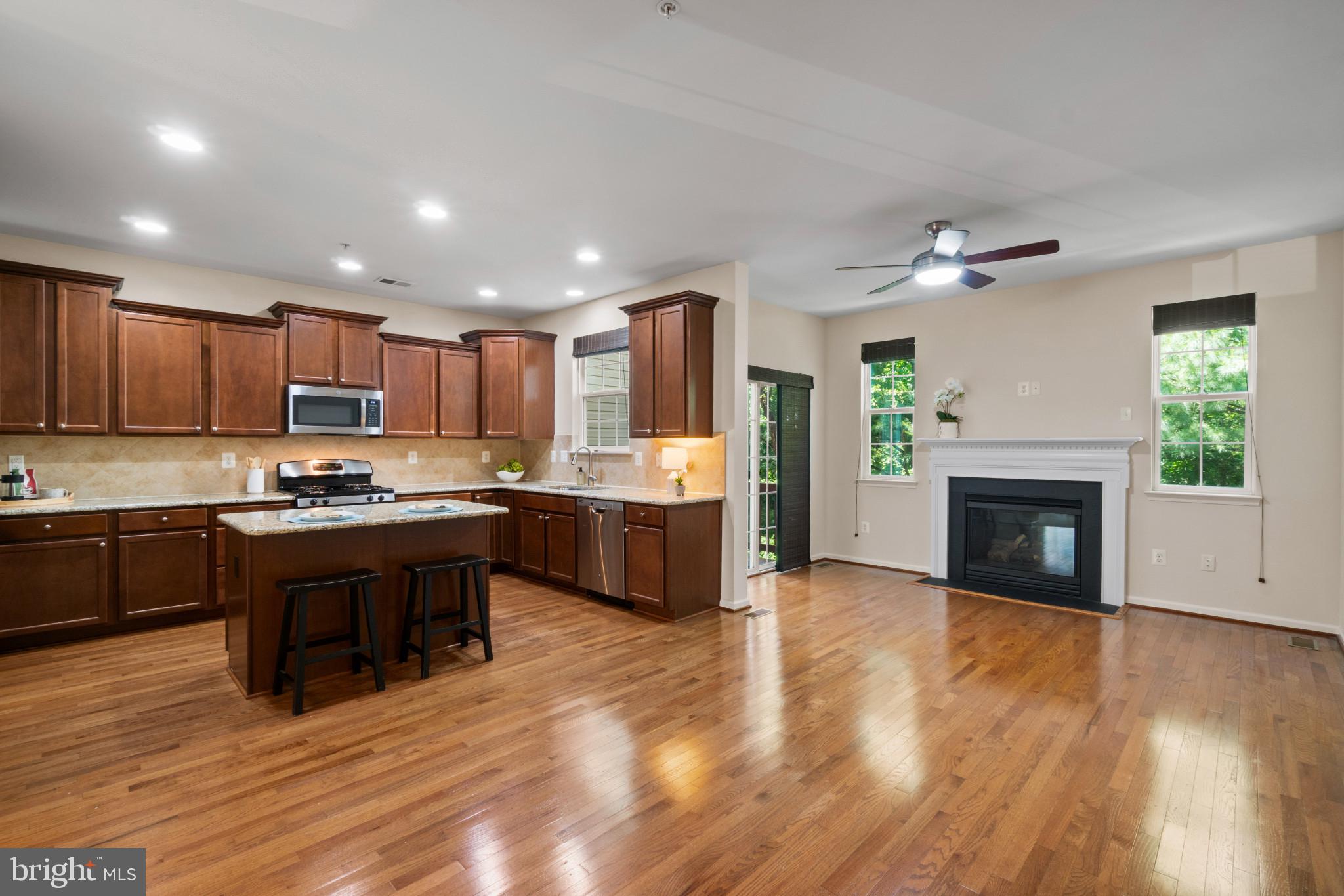 722 HIDDEN OAK