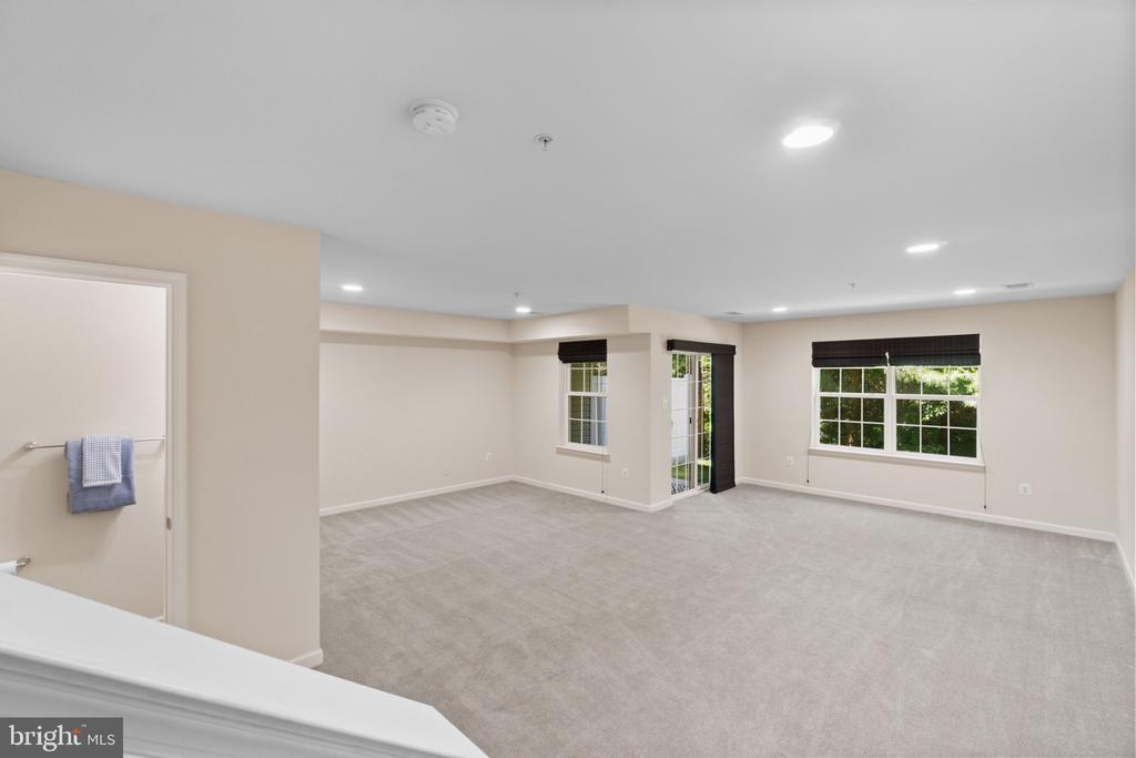 722 HIDDEN OAK