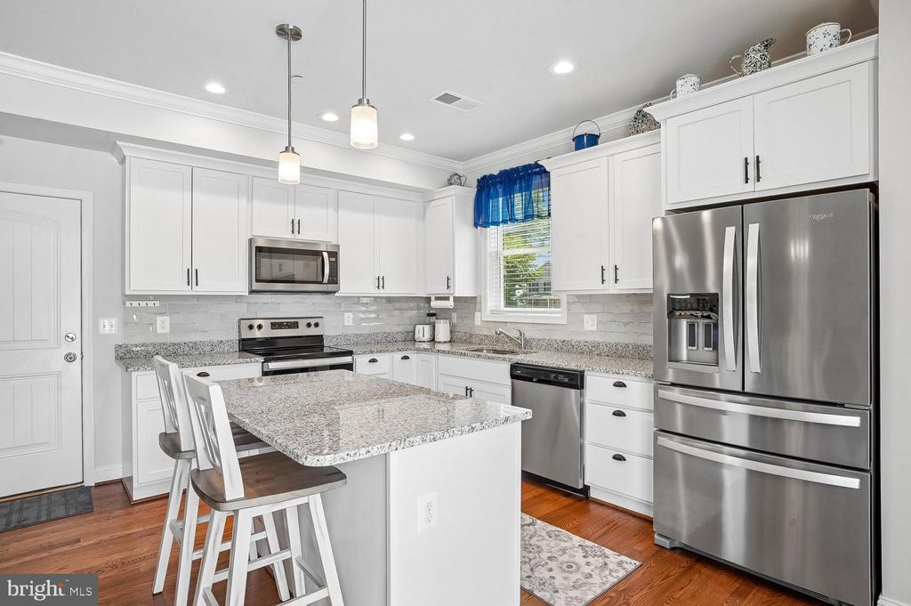 1613 LEE DRIVE