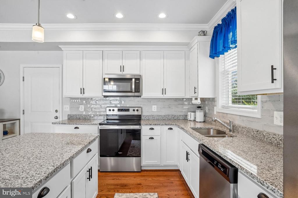 1613 LEE DRIVE