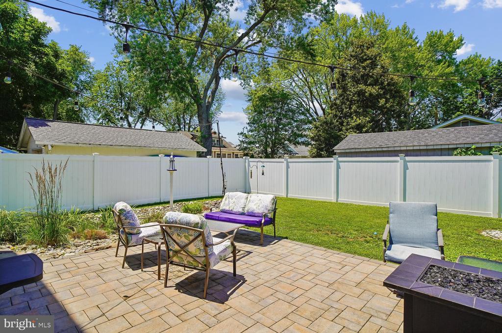 1613 LEE DRIVE