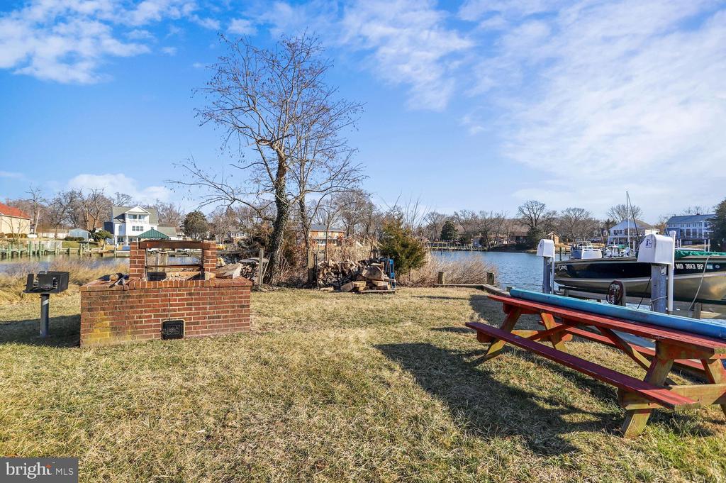 1613 LEE DRIVE