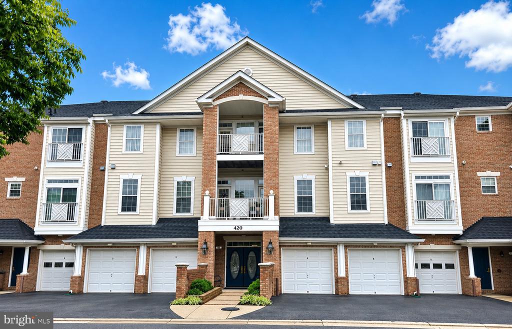 420 HAMLET CLUB DRIVE Unit: 304