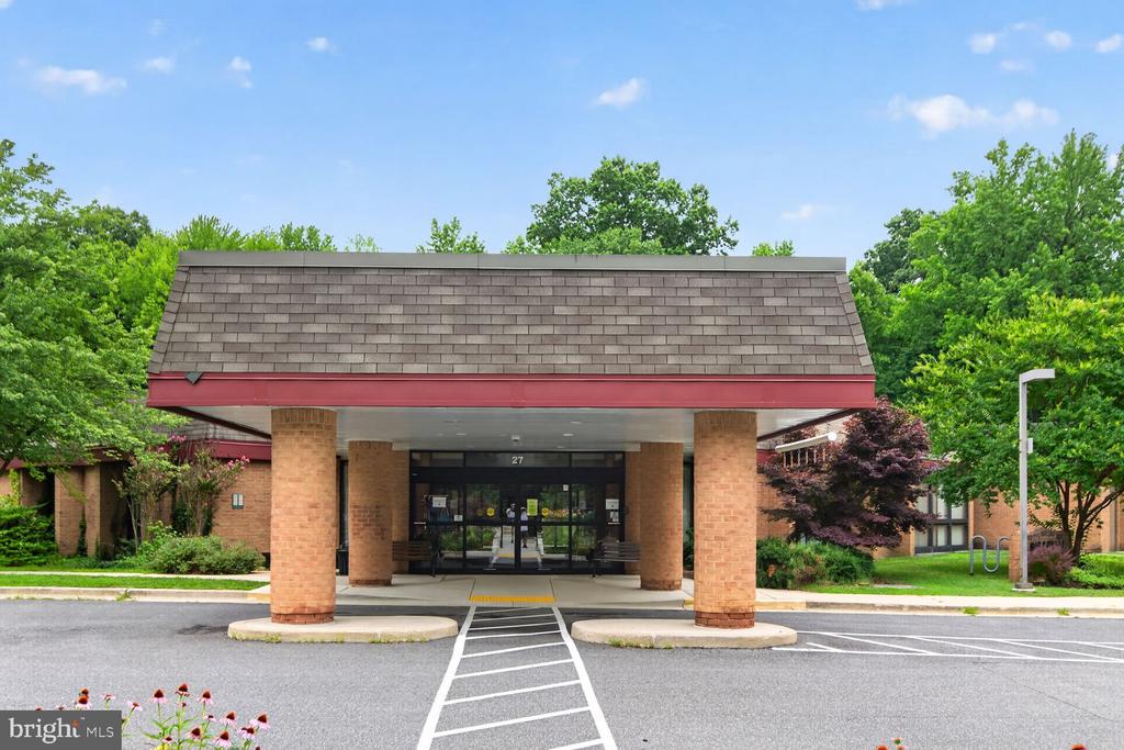 420 HAMLET CLUB DRIVE Unit: 304