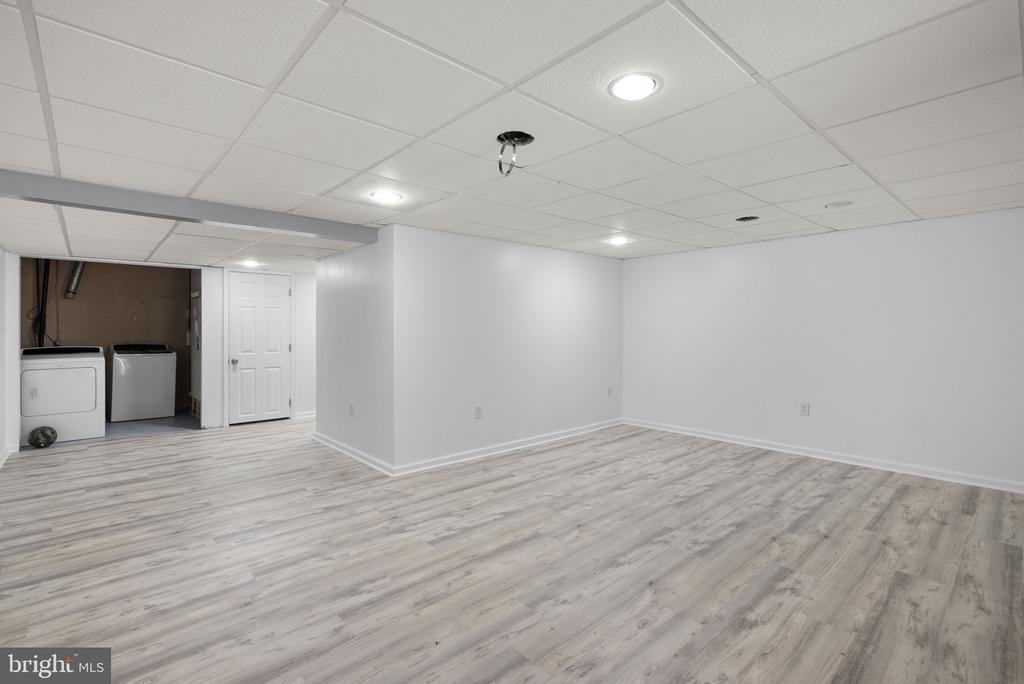 1424 FOXWOOD COURT
