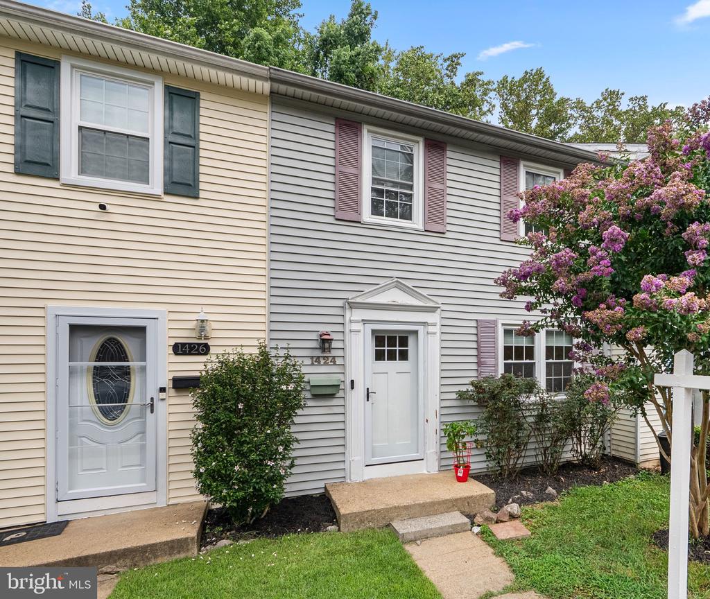 1424 FOXWOOD COURT