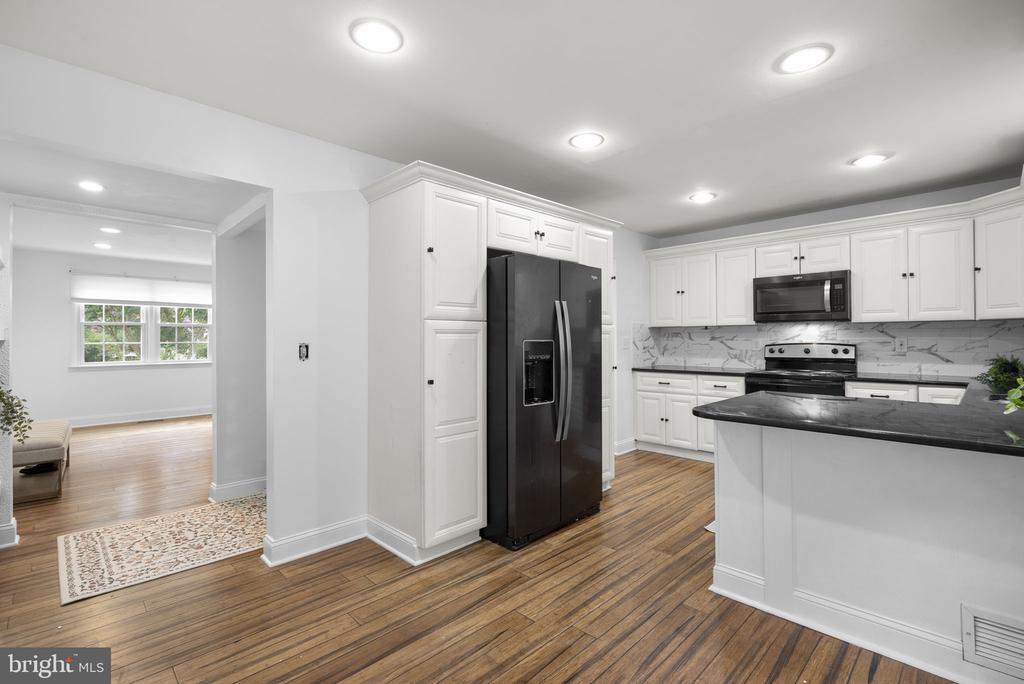 1424 FOXWOOD COURT