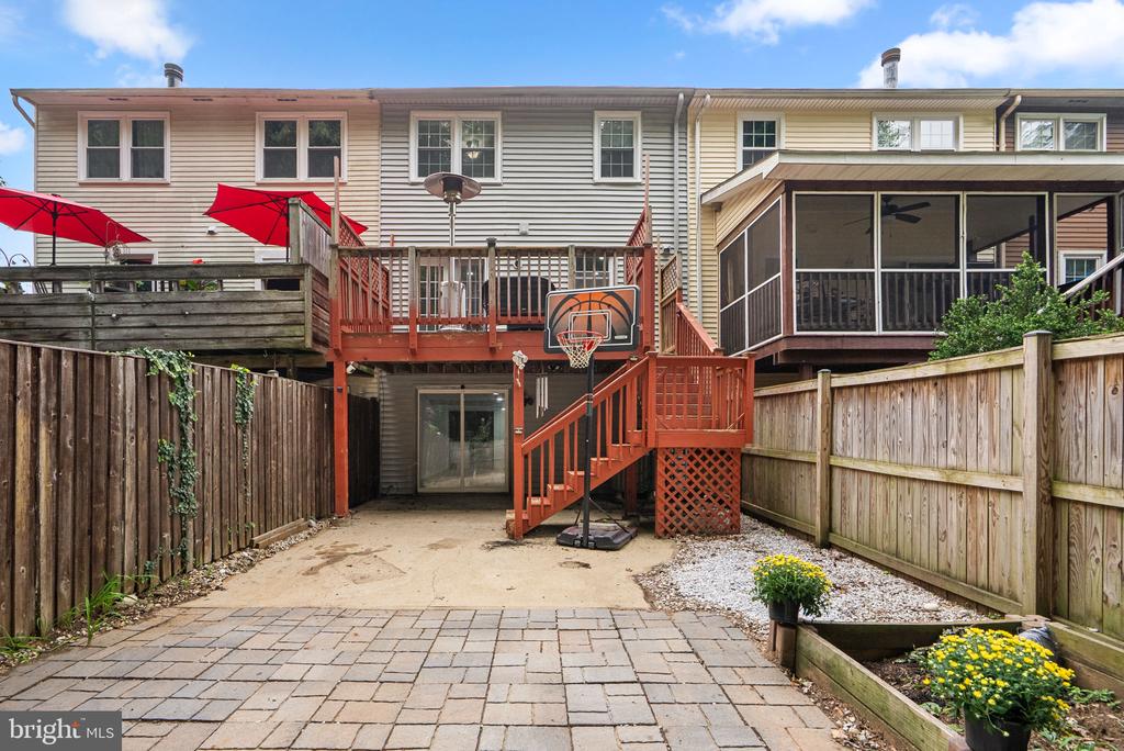 1424 FOXWOOD COURT
