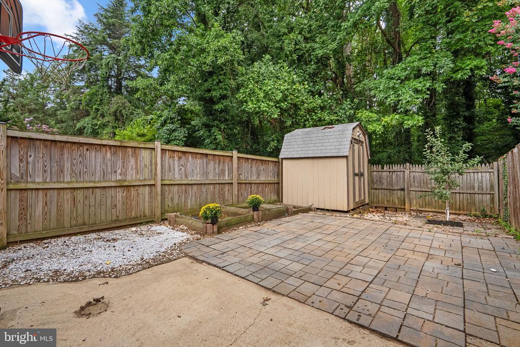 1424 FOXWOOD COURT