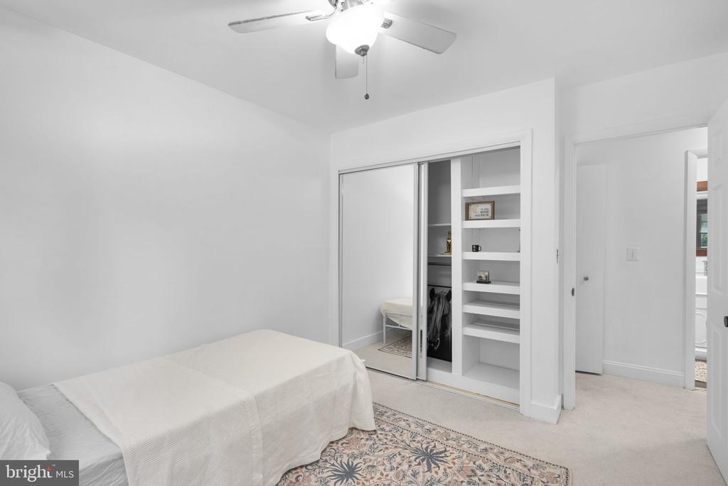 1424 FOXWOOD COURT