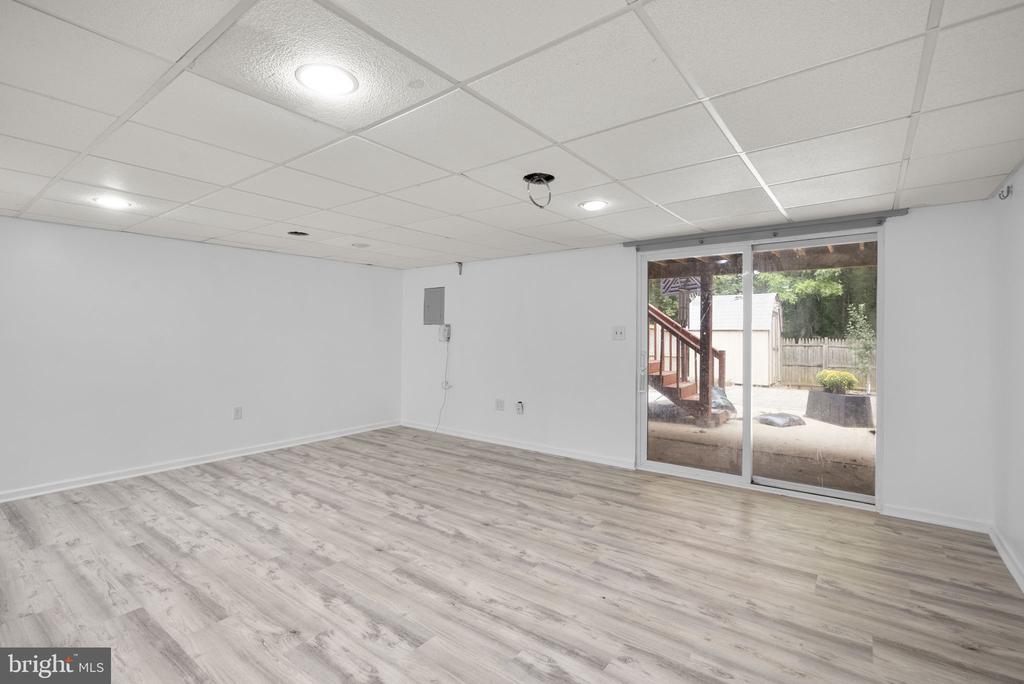 1424 FOXWOOD COURT