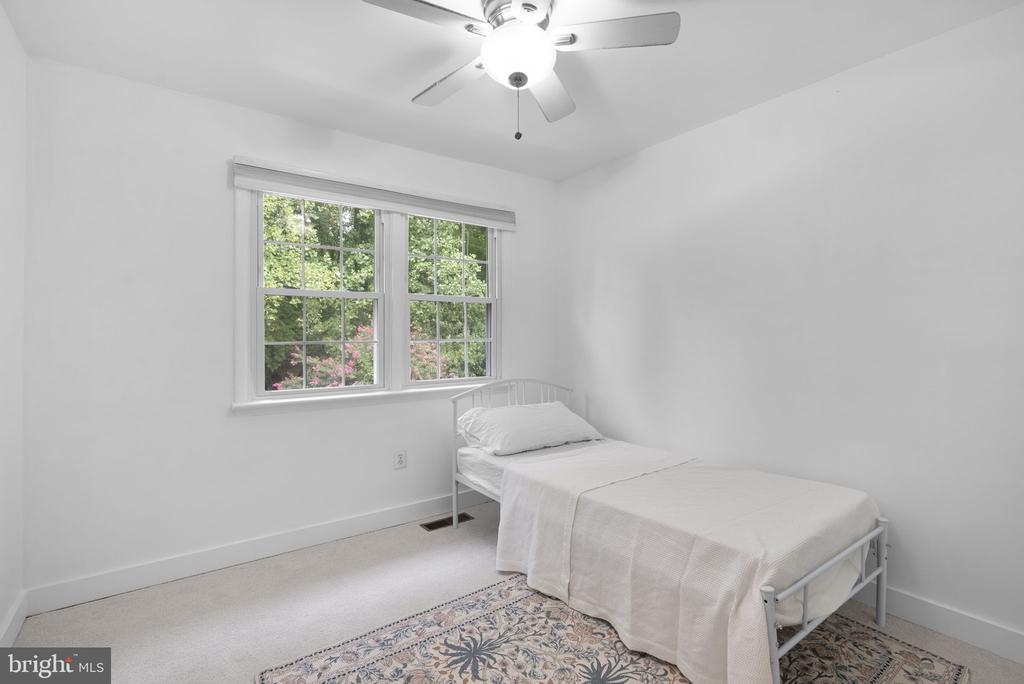 1424 FOXWOOD COURT