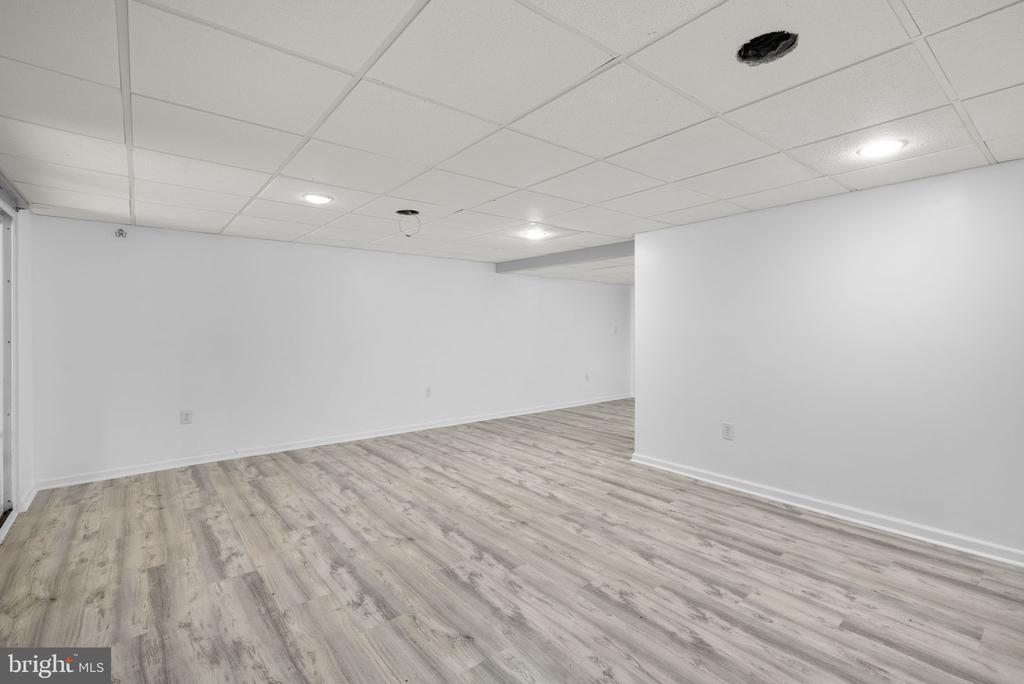 1424 FOXWOOD COURT
