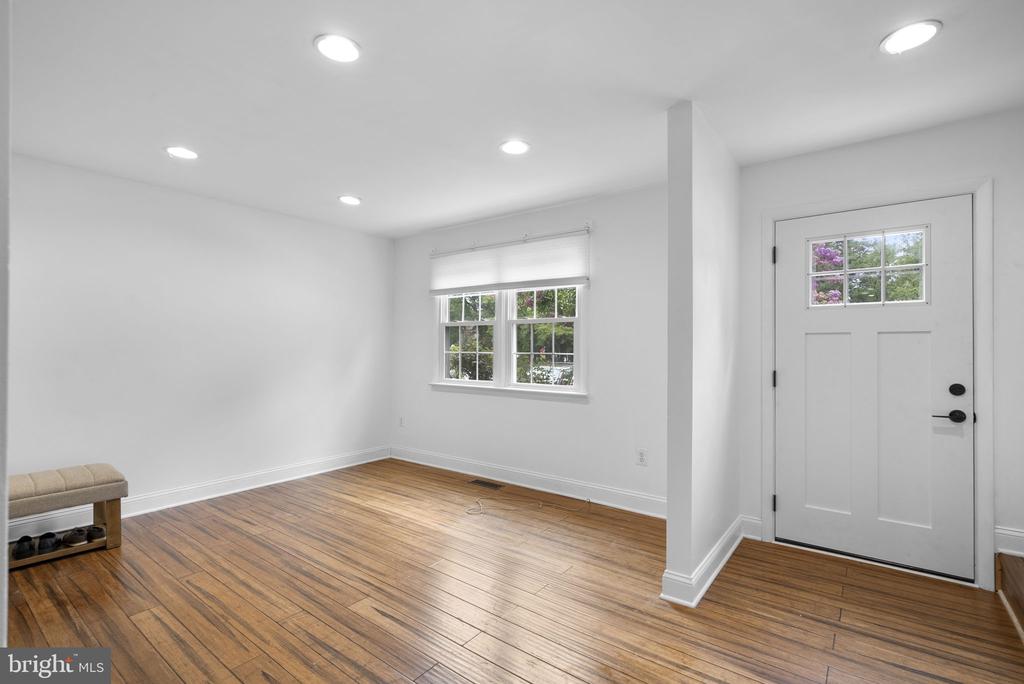 1424 FOXWOOD COURT