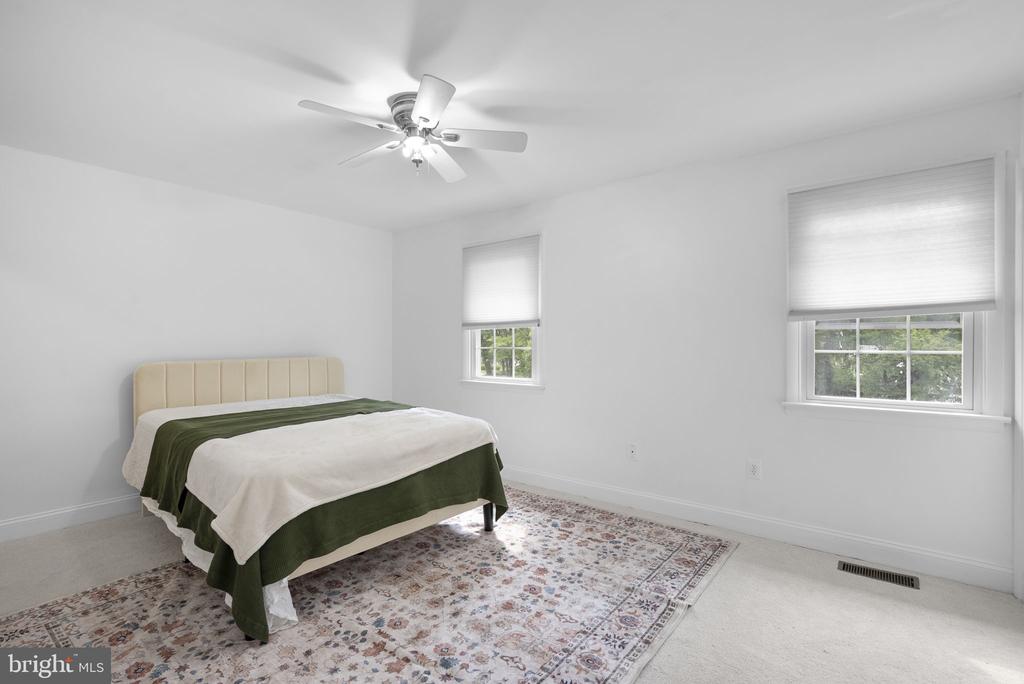 1424 FOXWOOD COURT