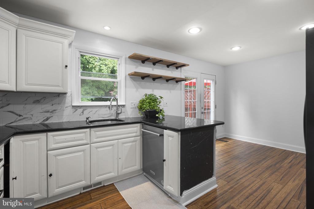 1424 FOXWOOD COURT