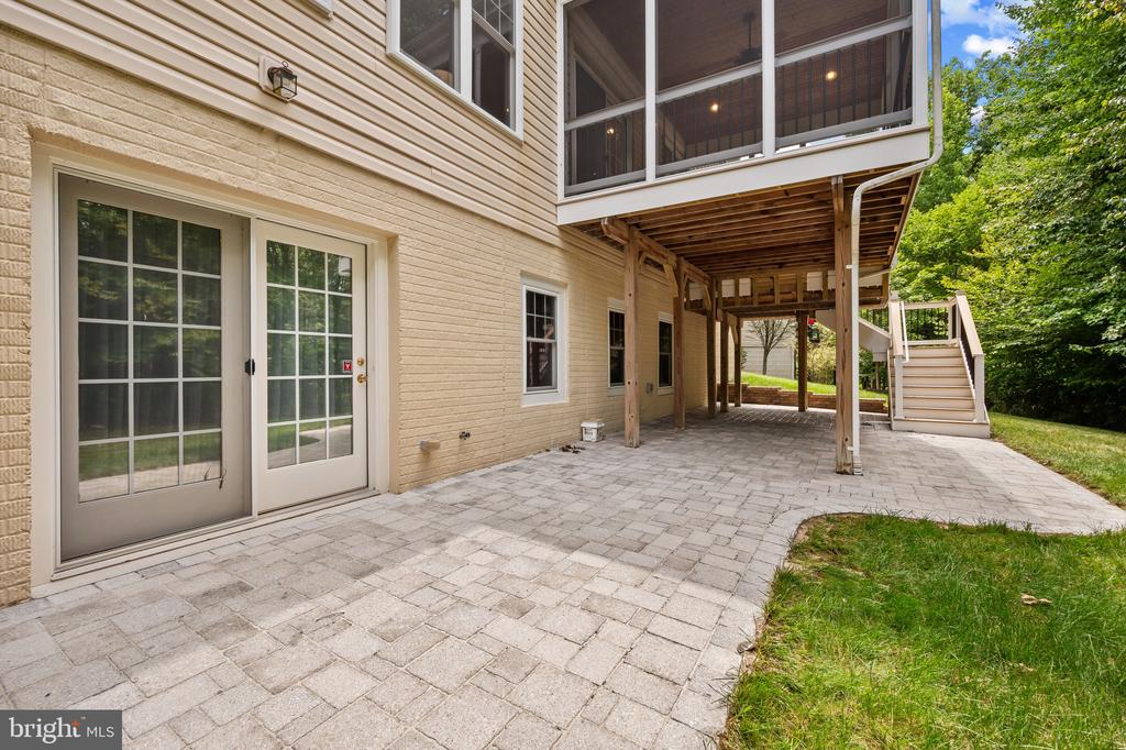 1702 JONAFREE COURT