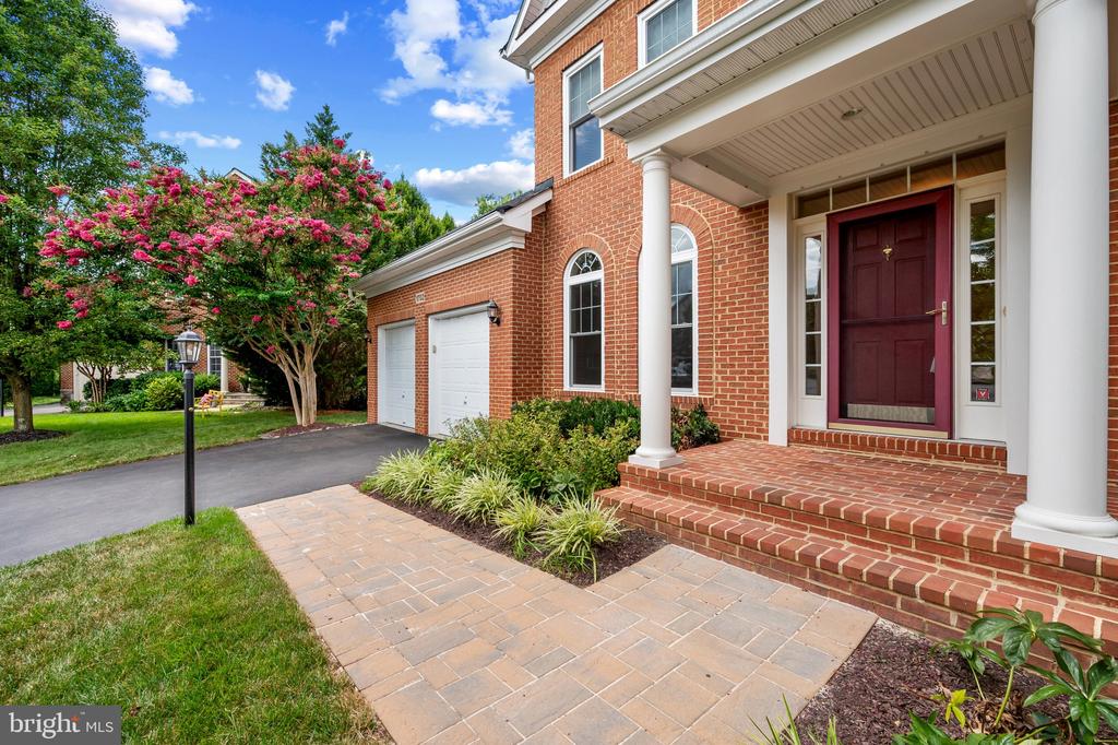 1702 JONAFREE COURT