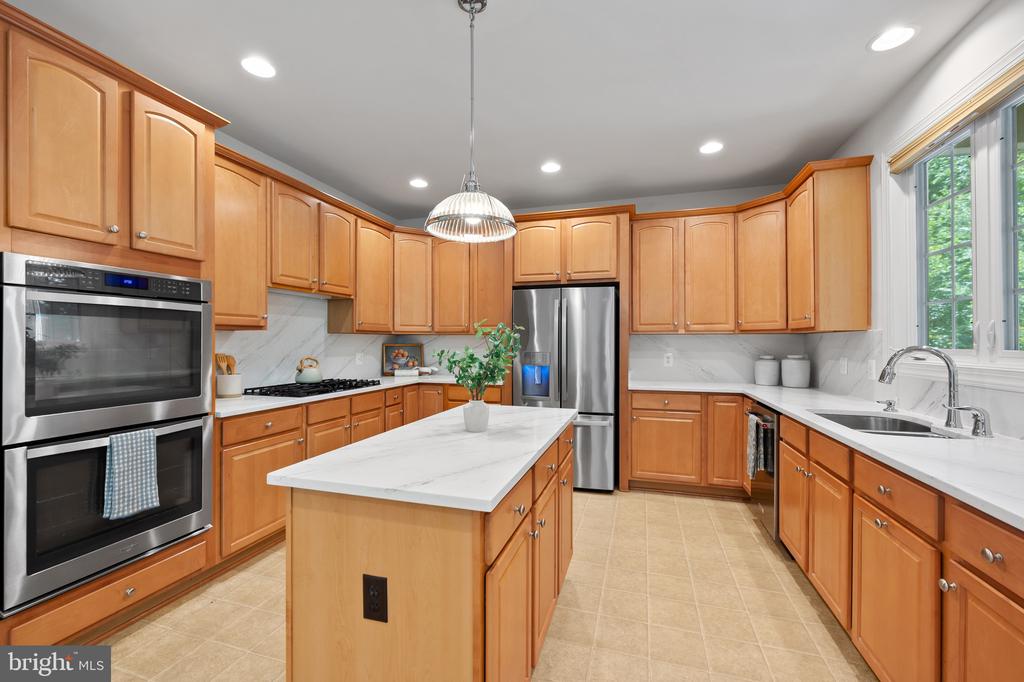 1702 JONAFREE COURT