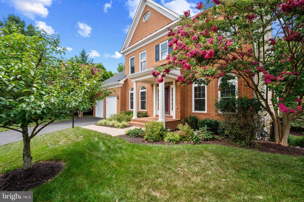 1702 JONAFREE COURT