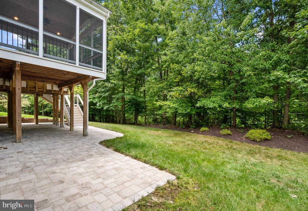 1702 JONAFREE COURT